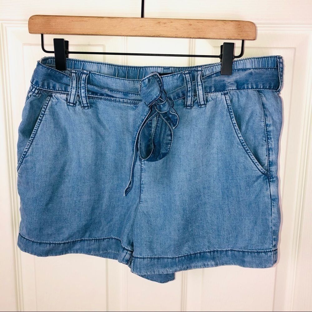 Loft chambray tie waist shorts size small